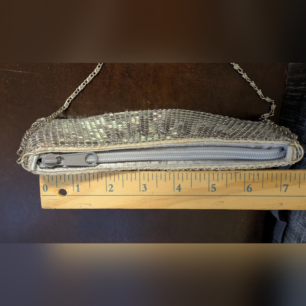 Soft and light Metal Mesh Evening Bag. - Picture 7 of 10